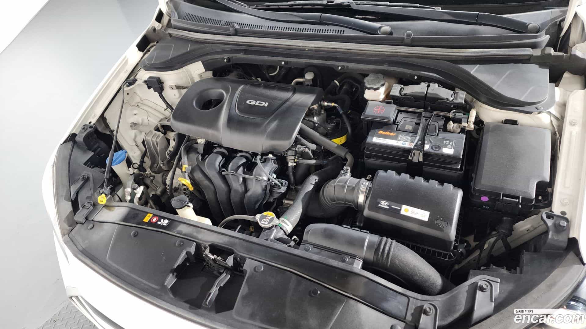 AVANTE Hyundai 2015.9-OUTER-006