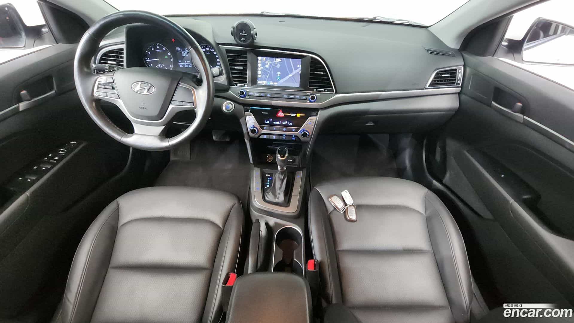 AVANTE Hyundai 2015.9-INNER-007
