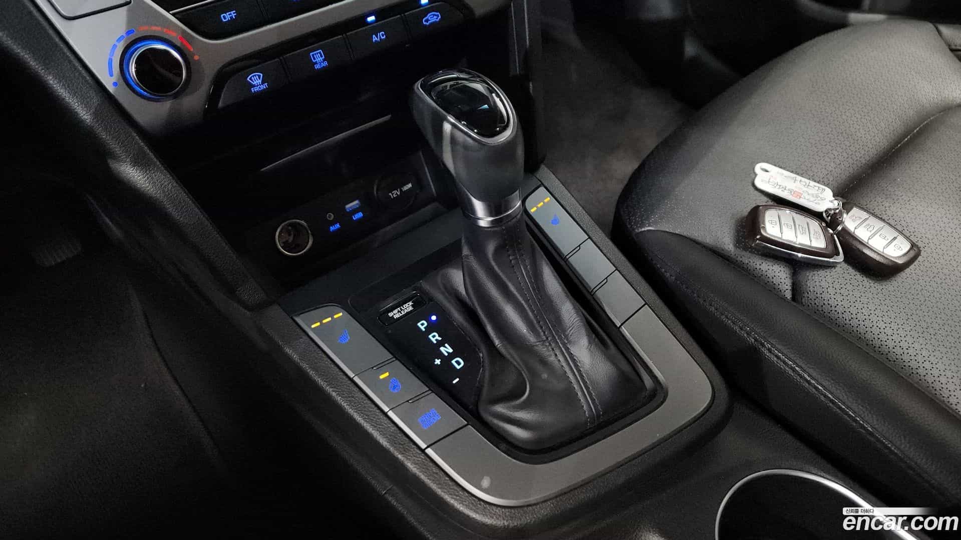 AVANTE Hyundai 2015.9-INNER-009