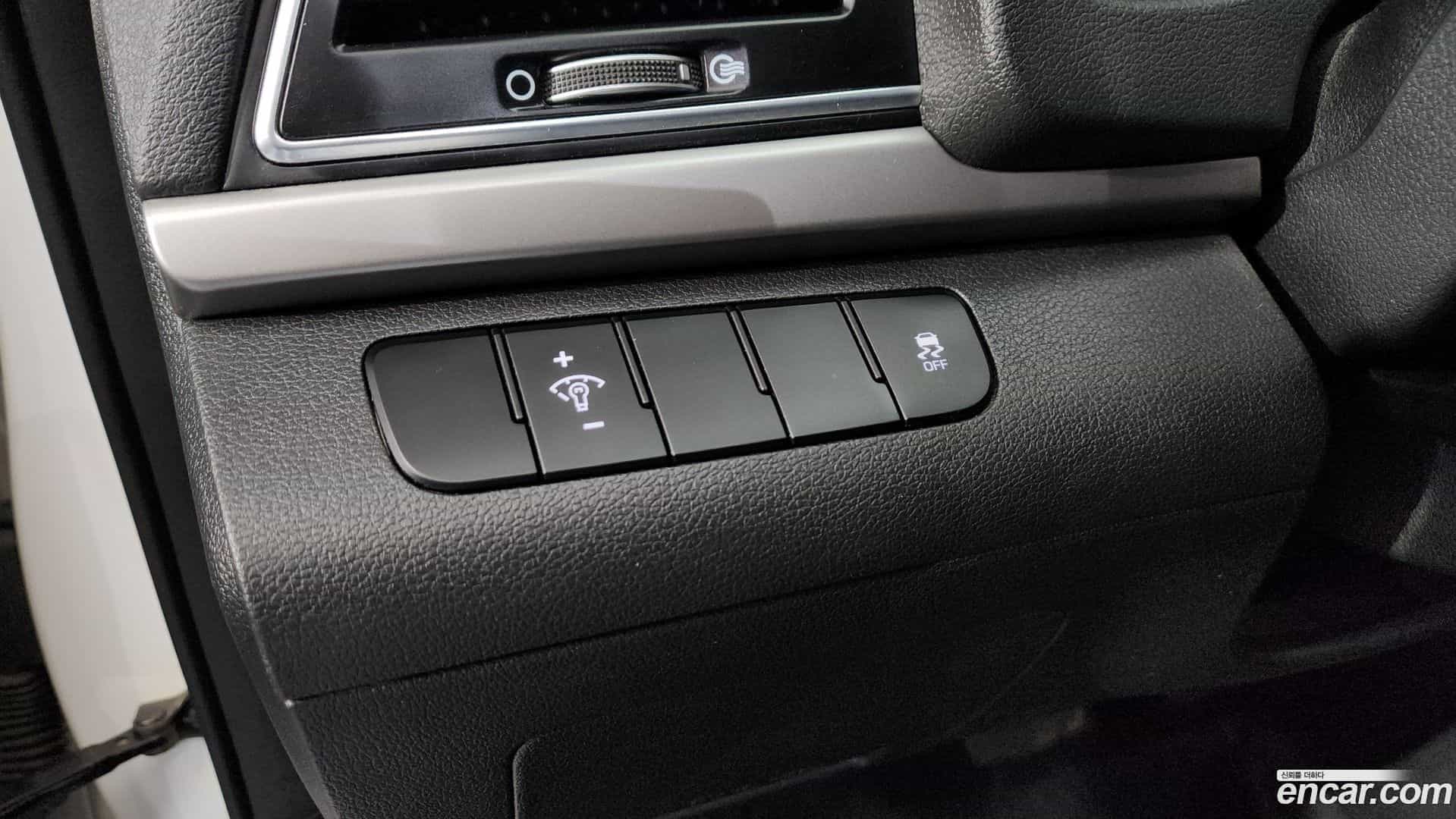 AVANTE Hyundai 2015.9-OPTION-041