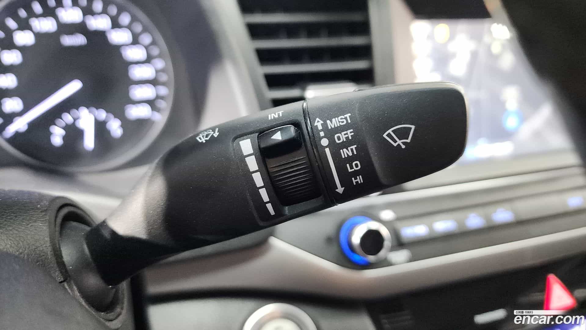 AVANTE Hyundai 2015.9-OPTION-042
