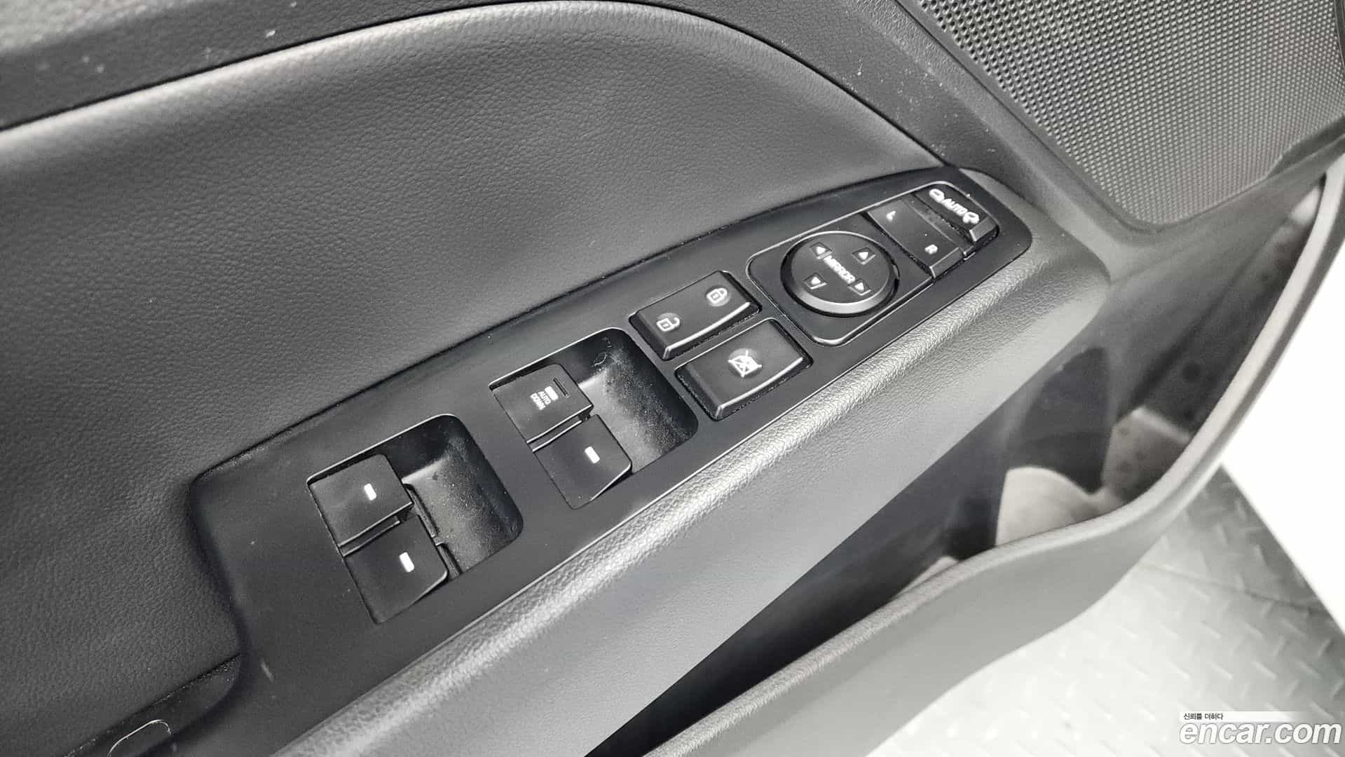 AVANTE Hyundai 2015.9-OPTION-043