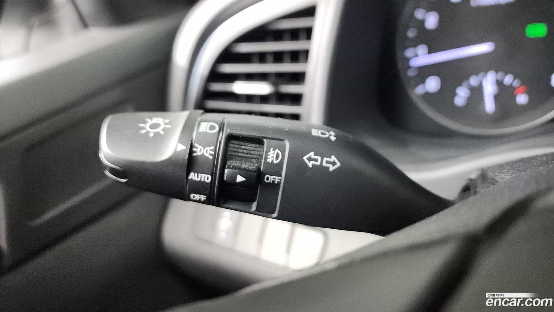 AVANTE Hyundai 2015.9-OPTION-045