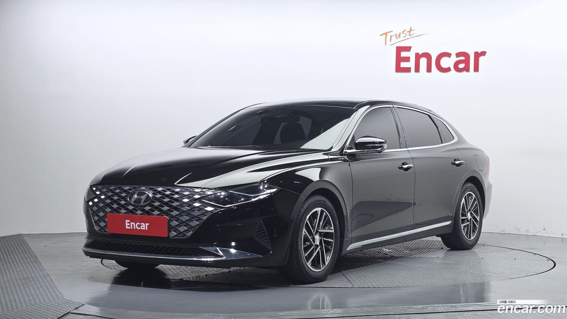 Main__Slider__Photo:Grandeur Hyundai 2020.5-0