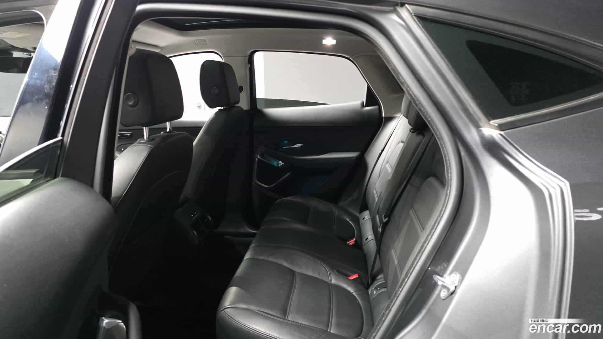 E-PACE Jaguar 2019.4-OPTION-016