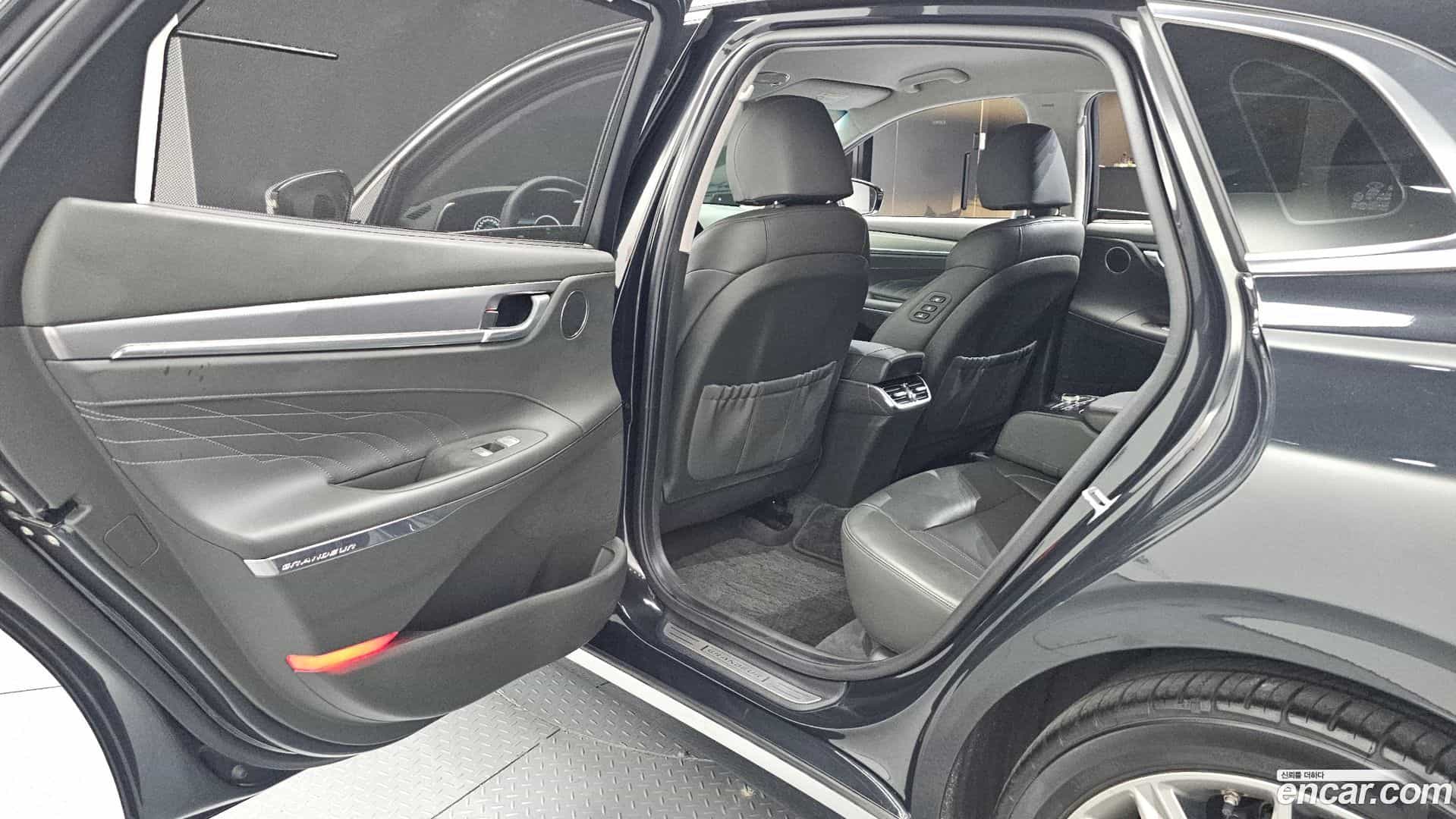 Grandeur Hyundai 2020.4-OPTION-016