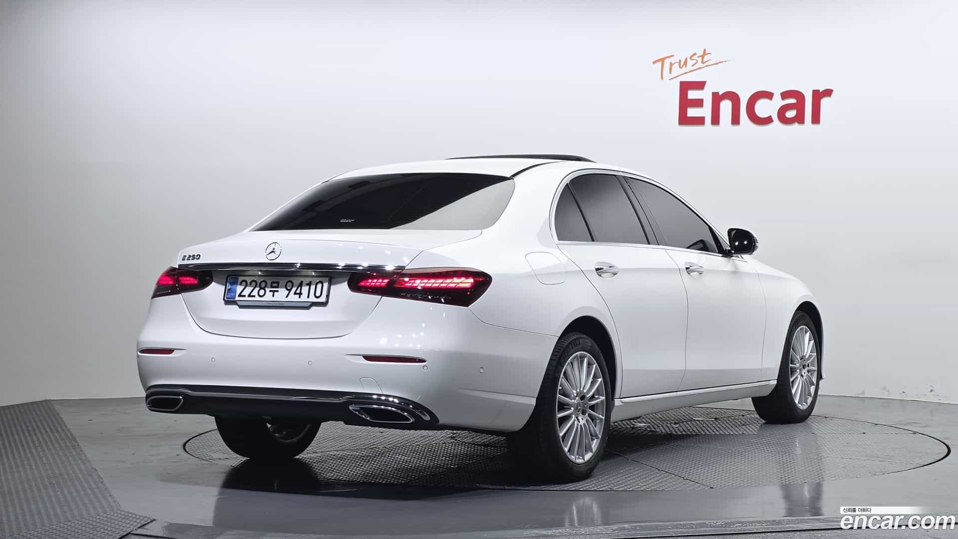 E-Class Mercedes-Benz 2023.6-OUTER-002