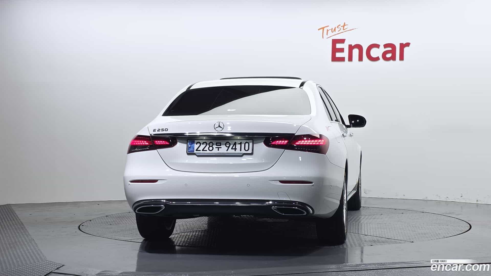 E-Class Mercedes-Benz 2023.6-OUTER-004