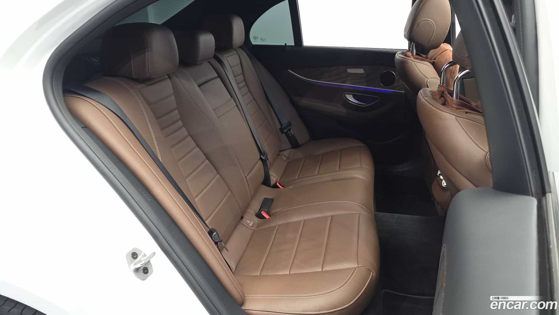 E-Class Mercedes-Benz 2023.6-OPTION-015