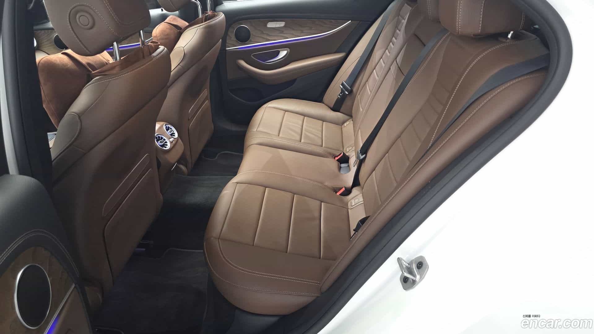 E-Class Mercedes-Benz 2023.6-OPTION-016