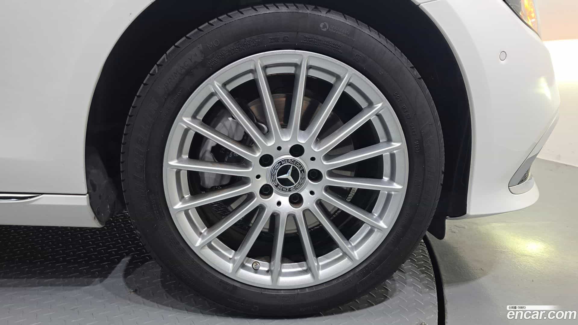 E-Class Mercedes-Benz 2023.6-OUTER-031