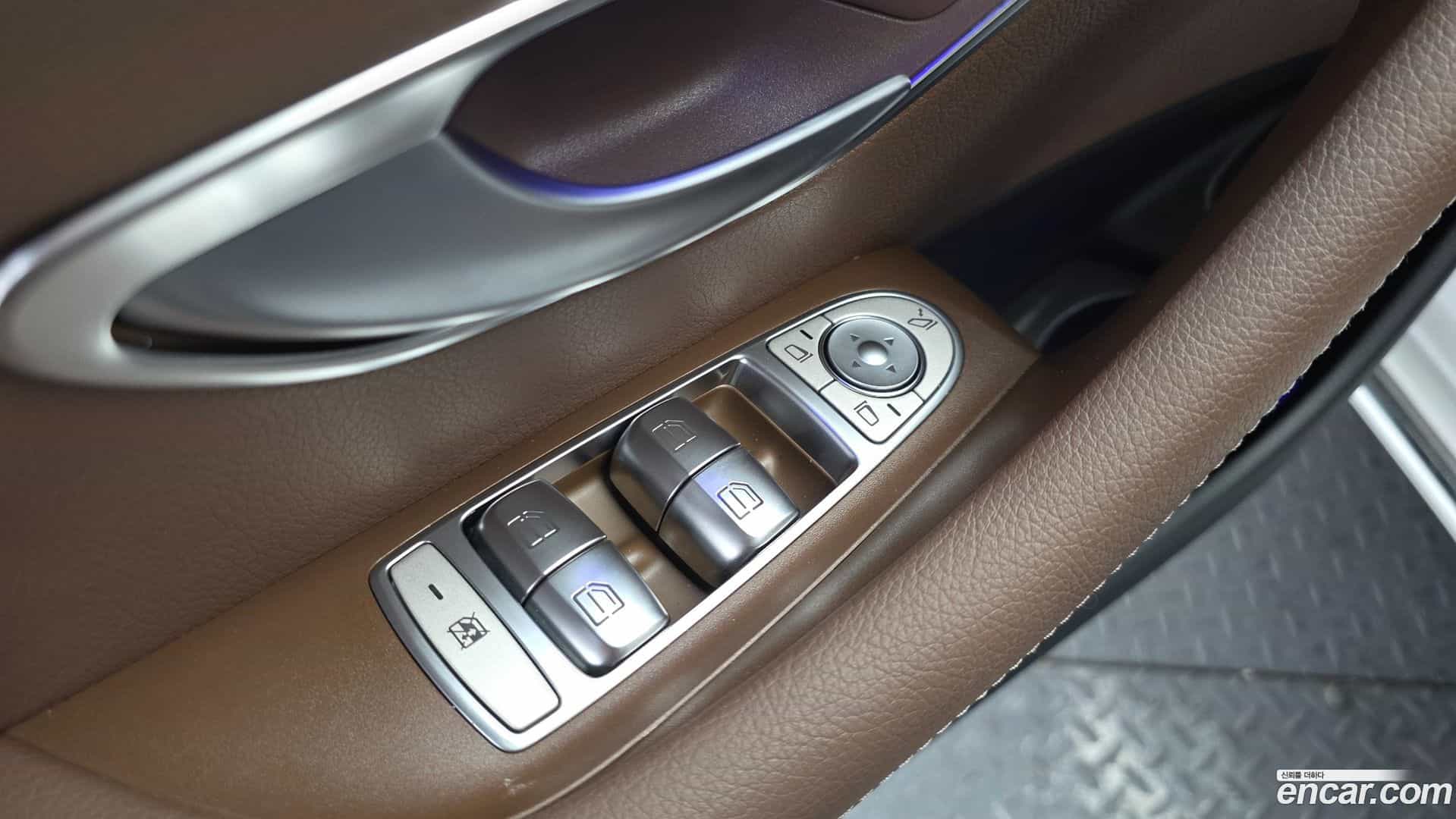 E-Class Mercedes-Benz 2023.6-OPTION-042