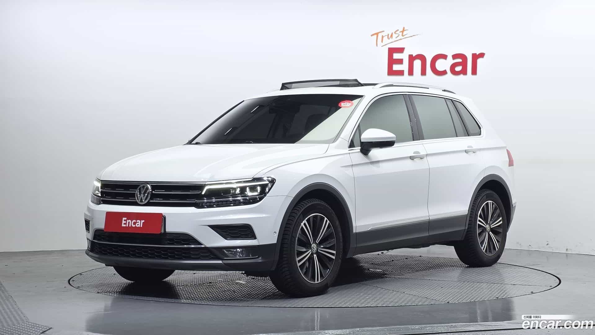 Tiguan Volkswagen 2020.5-OUTER-001