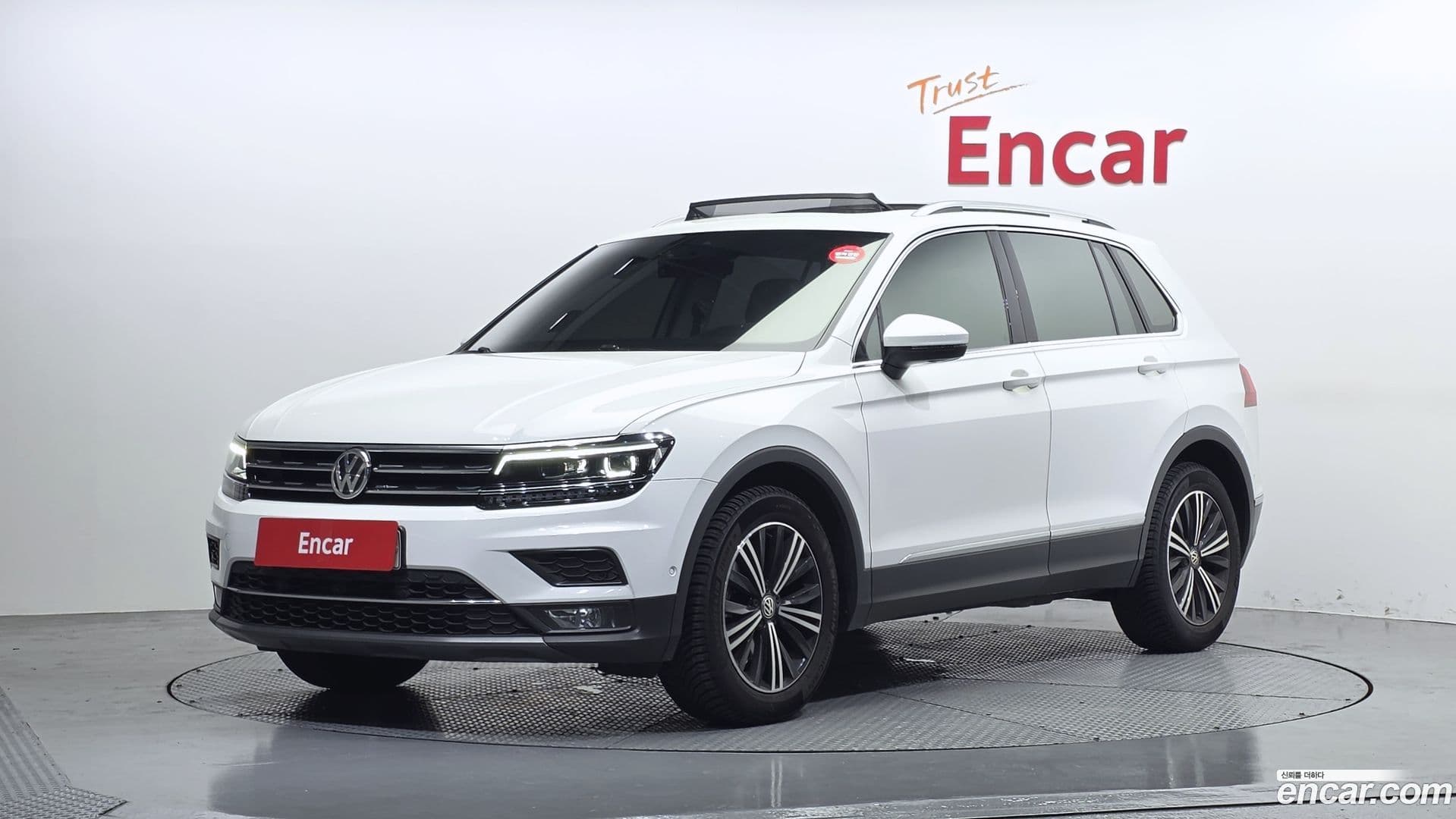 Main__Slider__Photo:Tiguan Volkswagen 2020.5-0