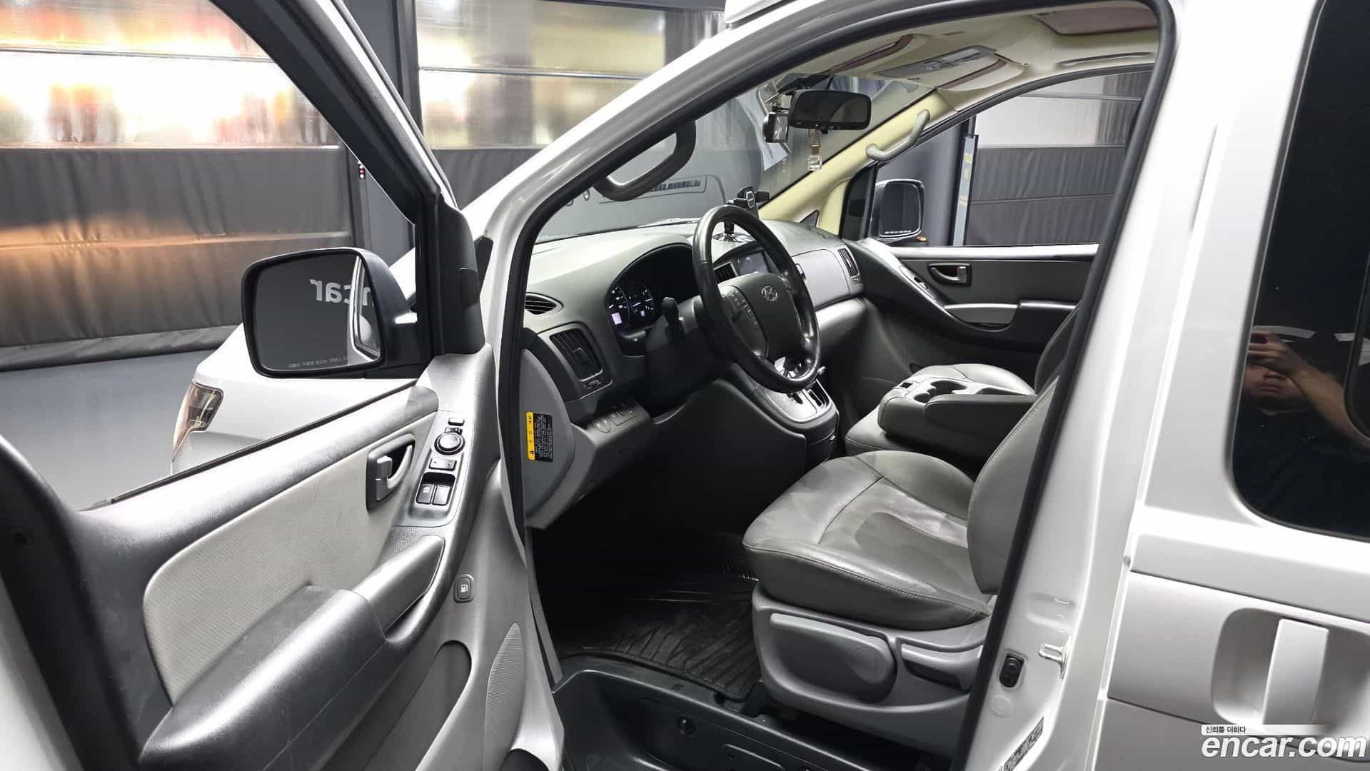 Starex Hyundai 2018.5-INNER-010