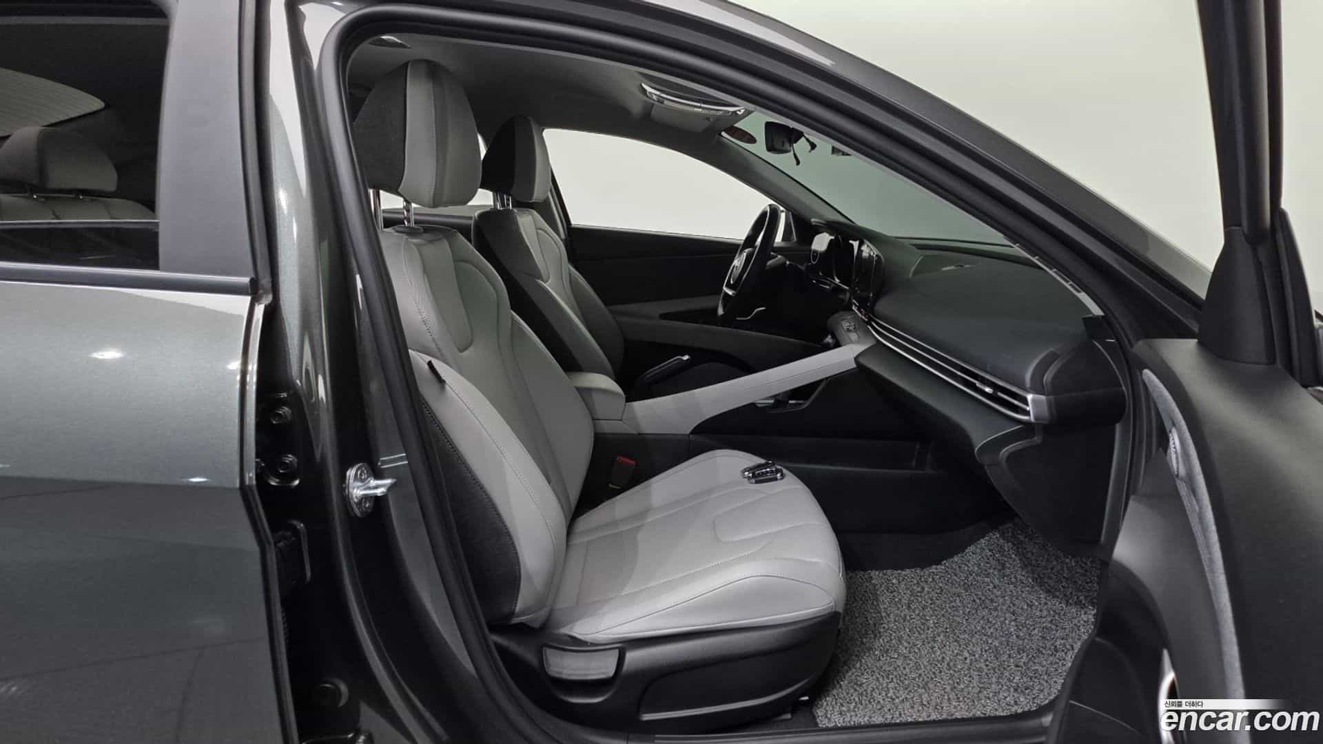 AVANTE Hyundai 2022.1-INNER-010