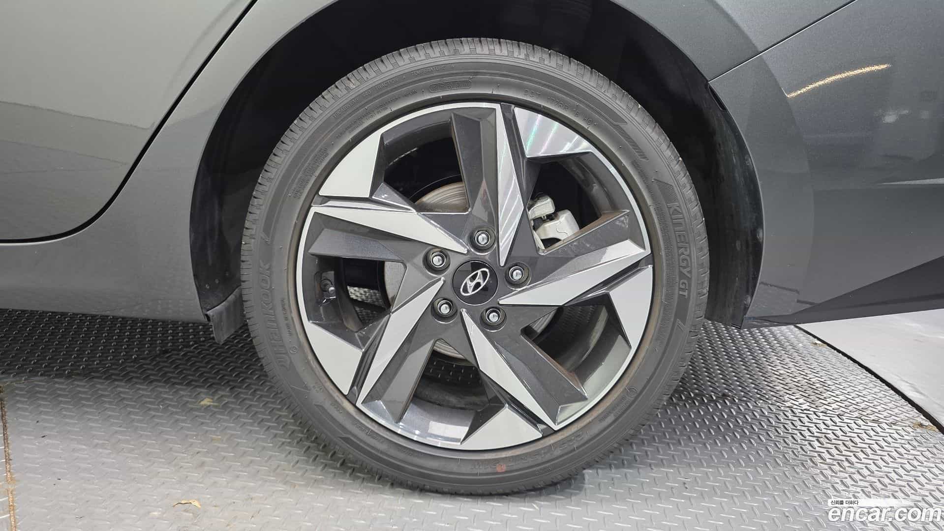 AVANTE Hyundai 2022.1-OUTER-031