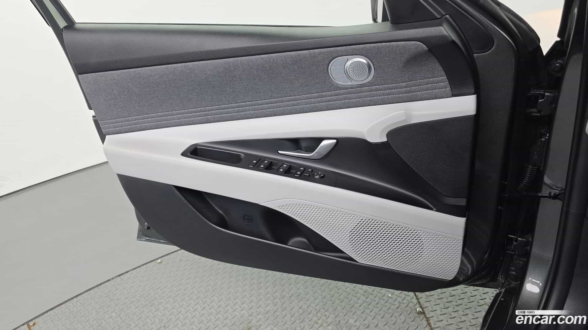 AVANTE Hyundai 2022.1-INNER-034