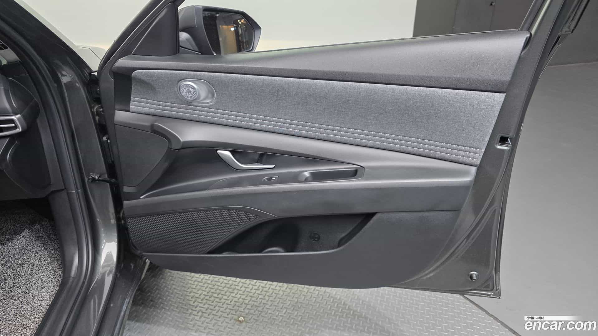 AVANTE Hyundai 2022.1-INNER-035