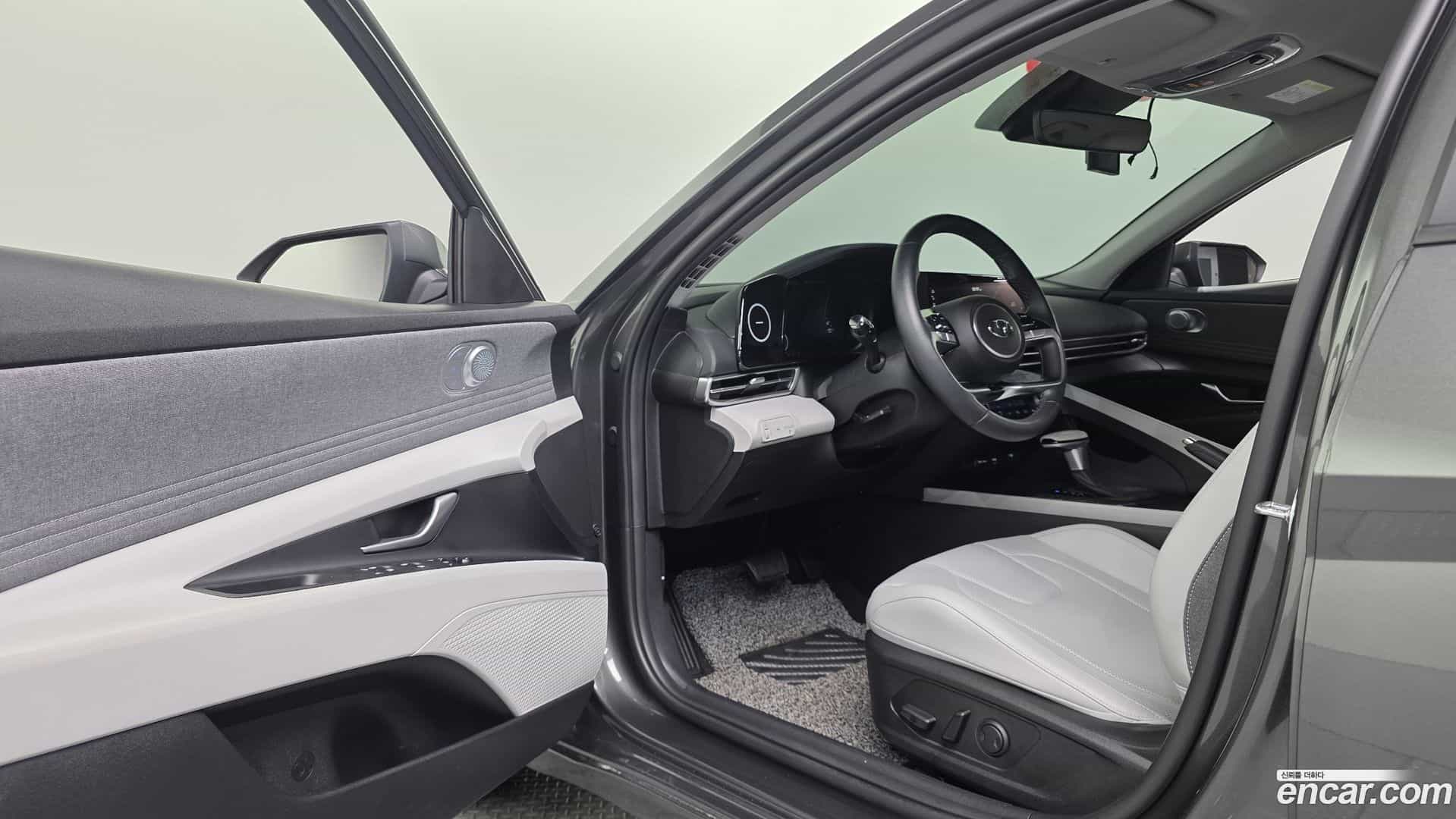 AVANTE Hyundai 2022.1-INNER-036