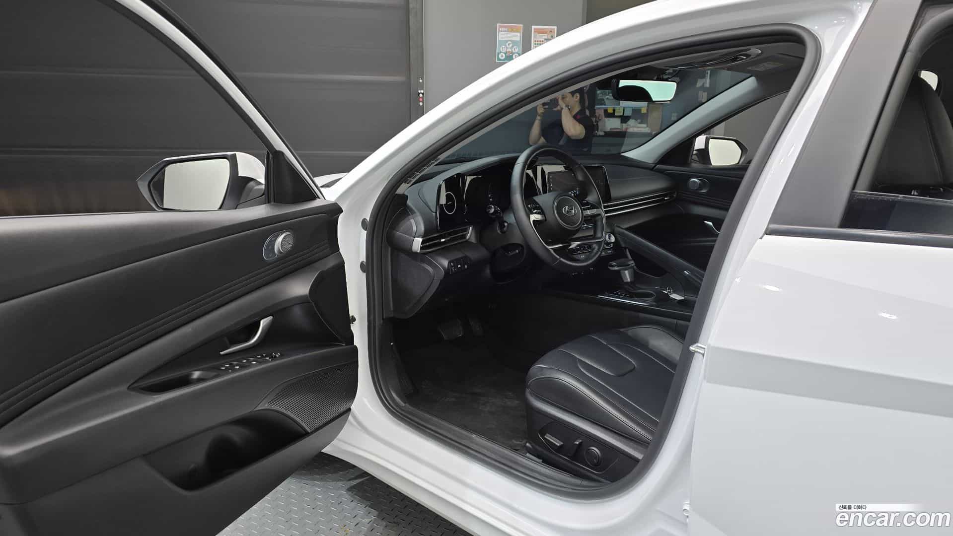 AVANTE Hyundai 2022.4-INNER-010