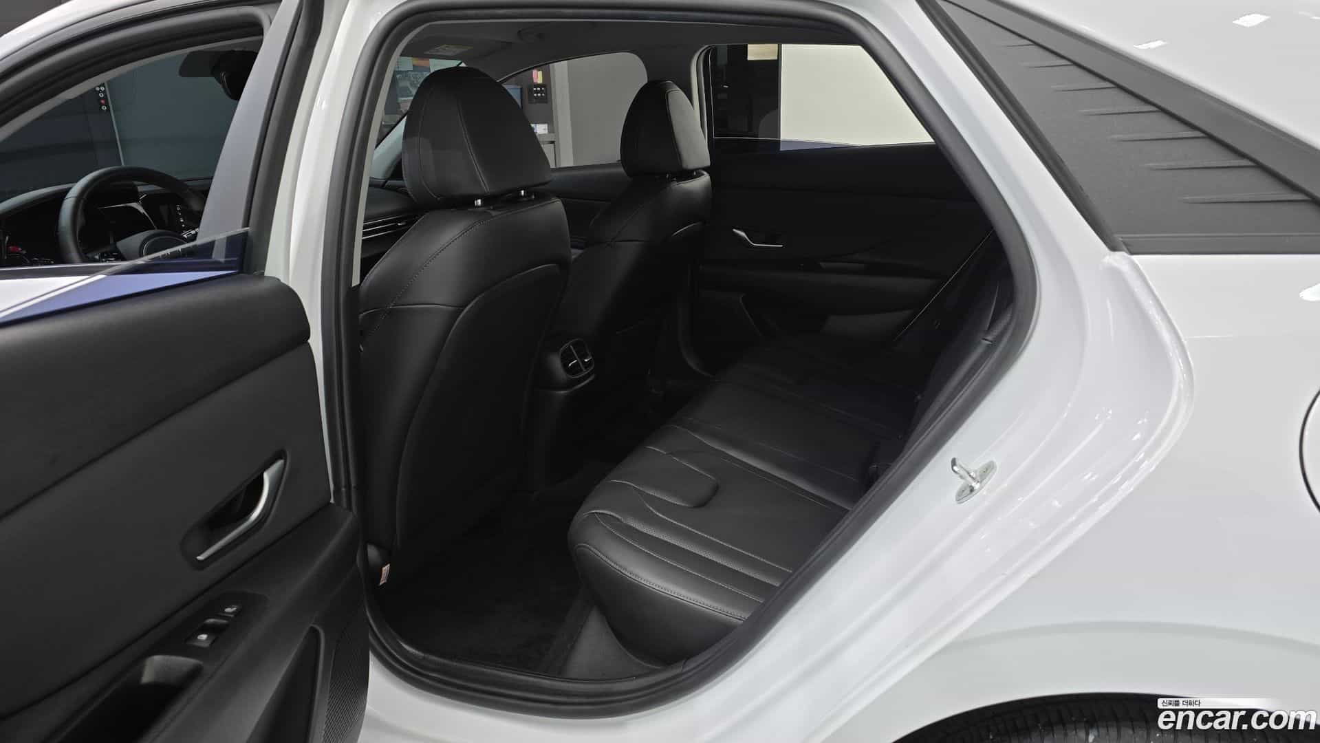 AVANTE Hyundai 2022.4-INNER-036