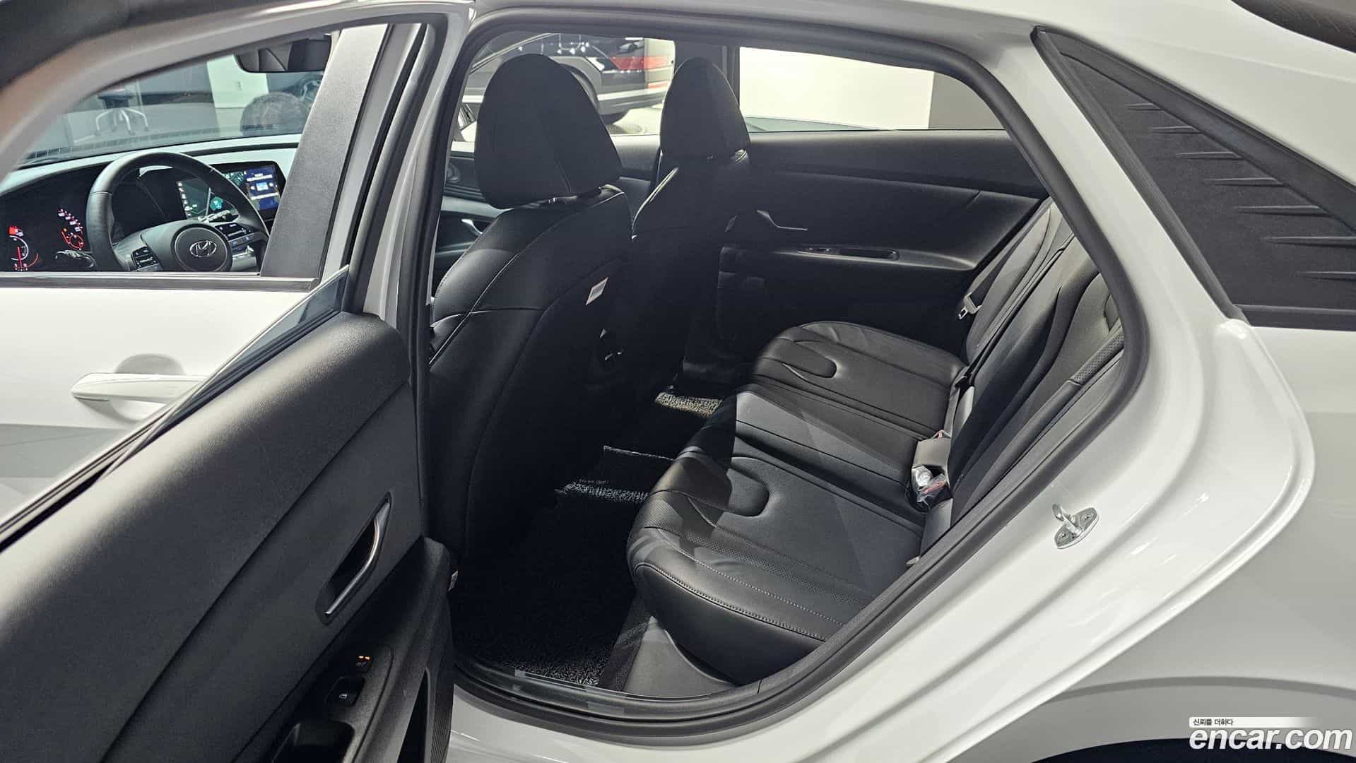 AVANTE Hyundai 2022.3-OPTION-015