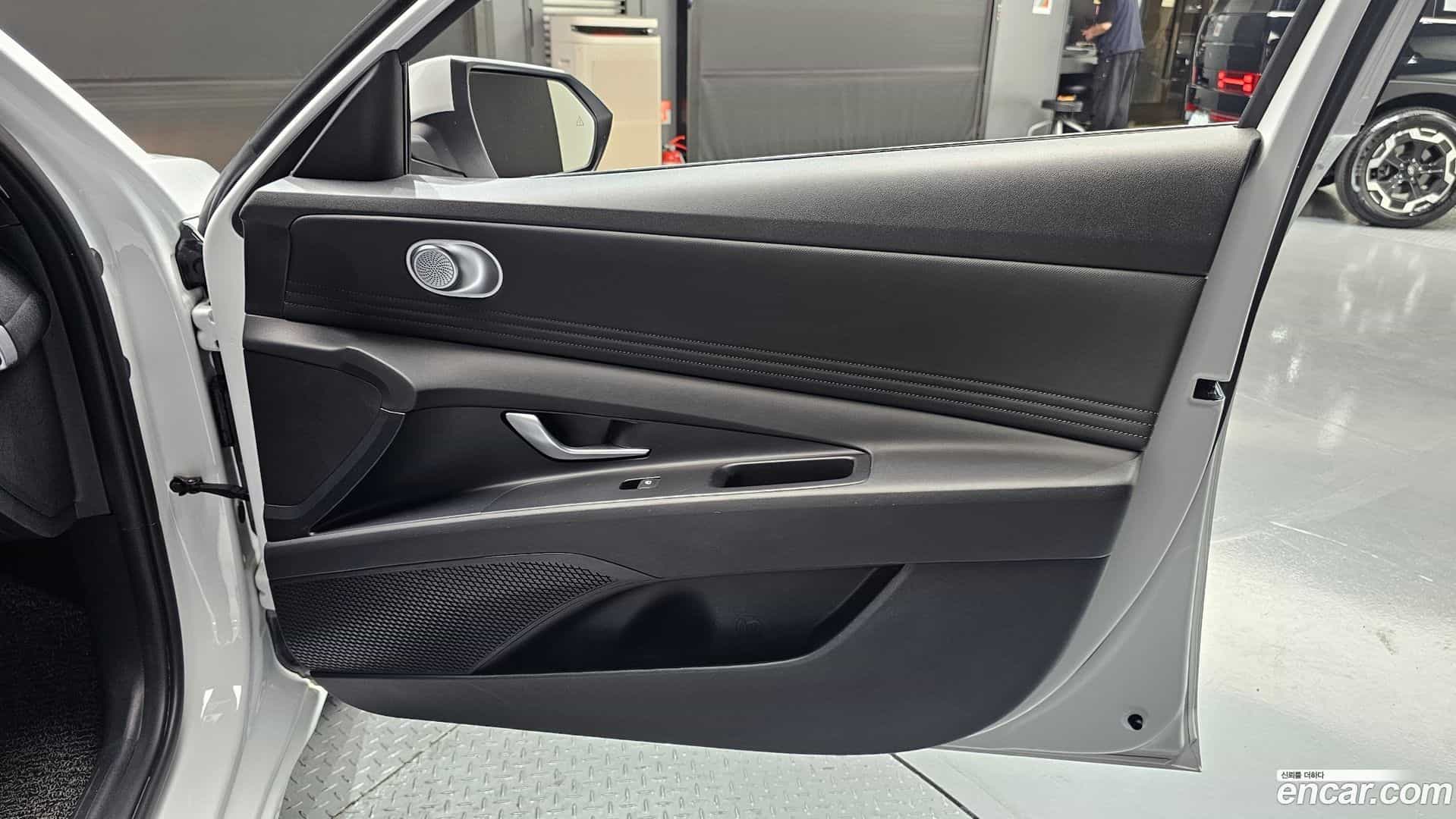 AVANTE Hyundai 2022.3-INNER-035