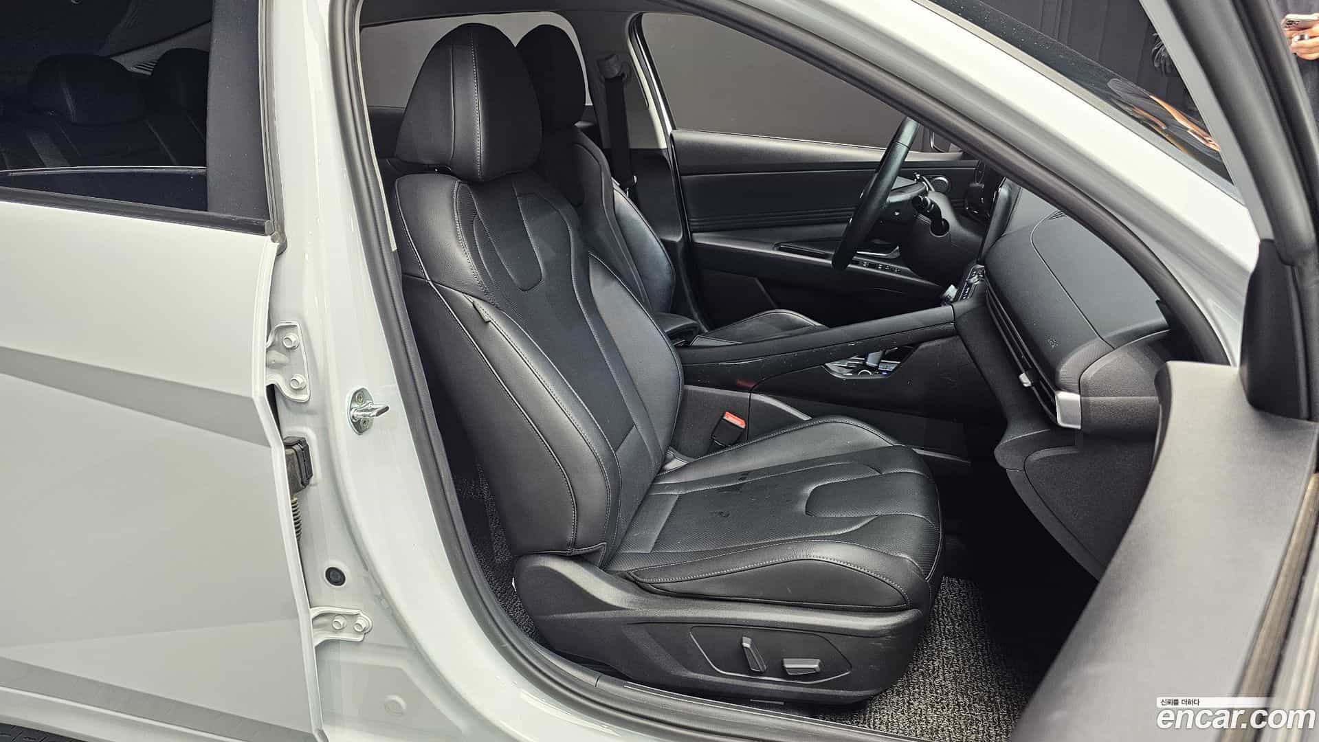 AVANTE Hyundai 2022.3-INNER-036