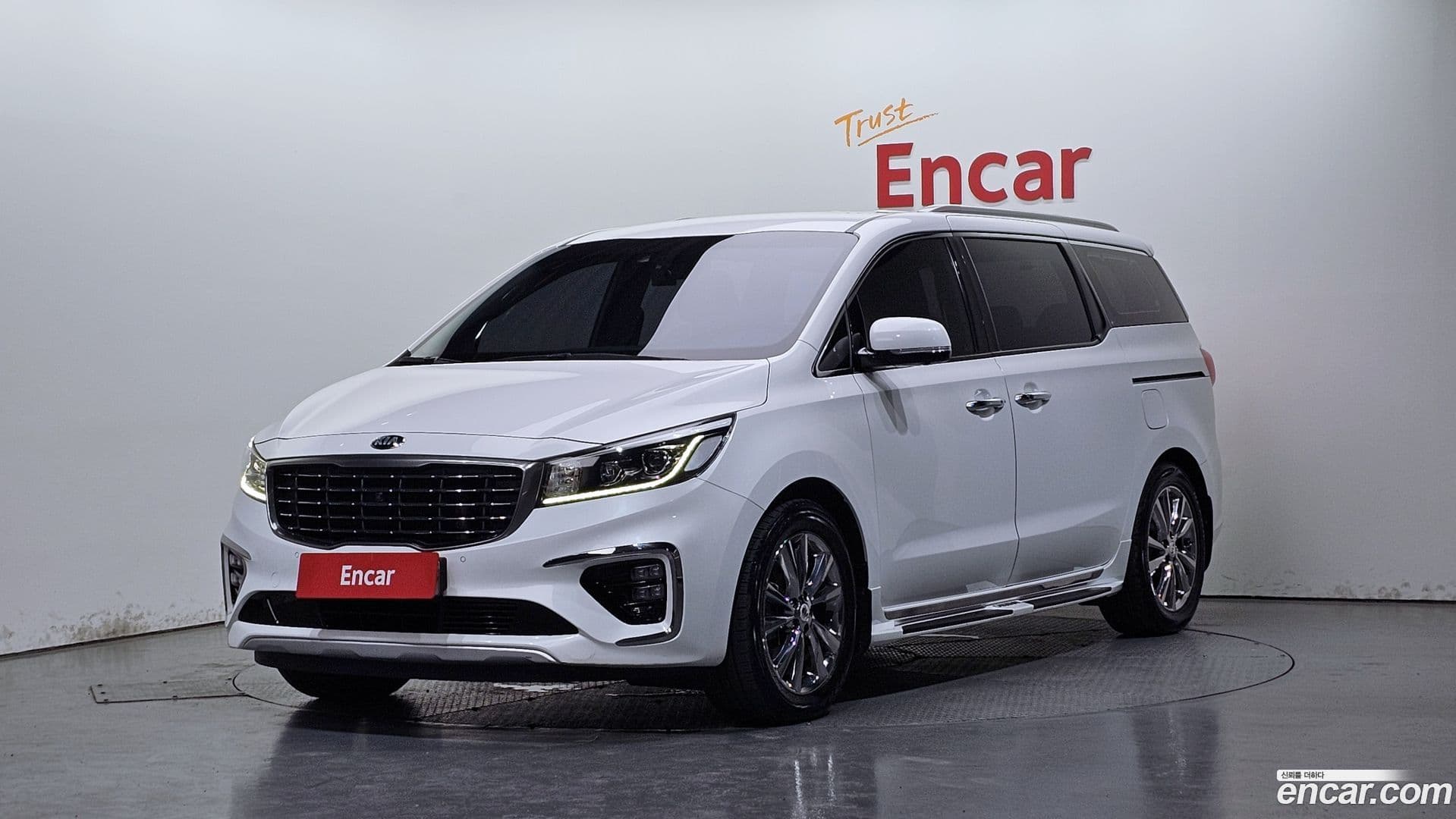 Main__Slider__Photo:Canival Kia 2019.5-0