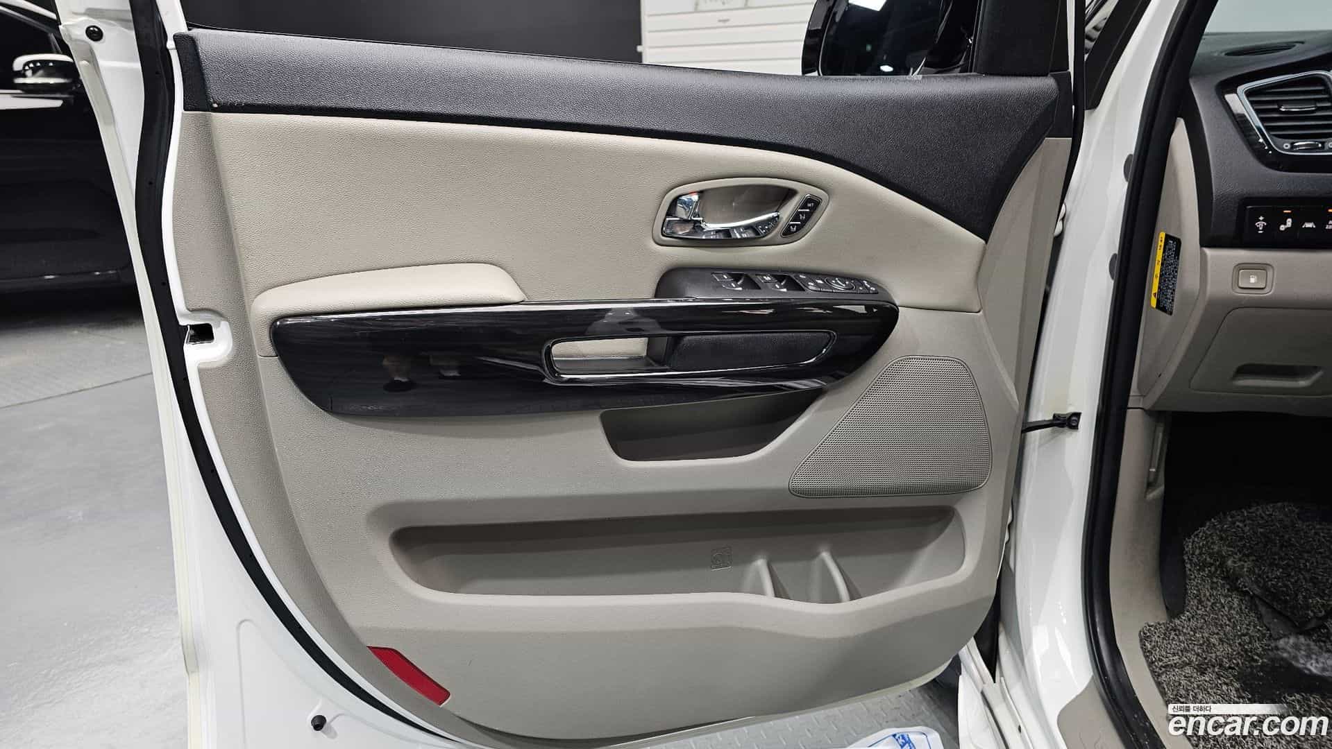 Canival Kia 2019.5-INNER-034
