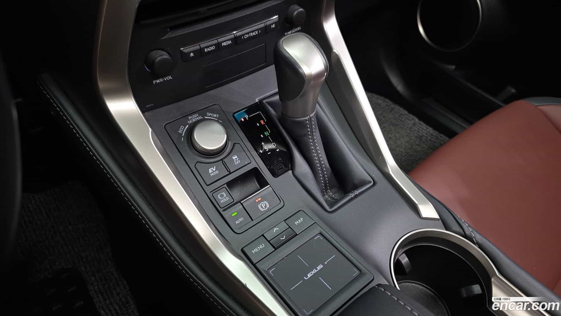 NX Lexus 2015.11-INNER-009