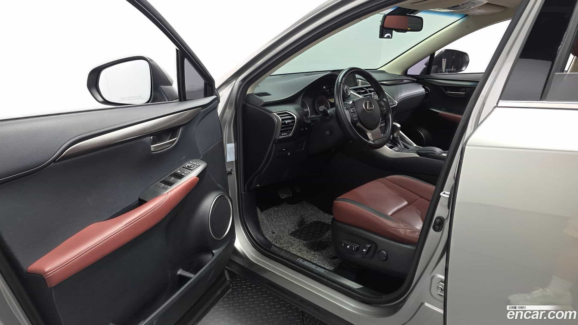 NX Lexus 2015.11-INNER-010