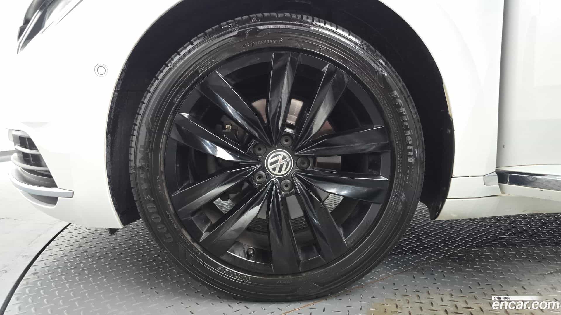 Arteon Volkswagen 2019.11-OUTER-005