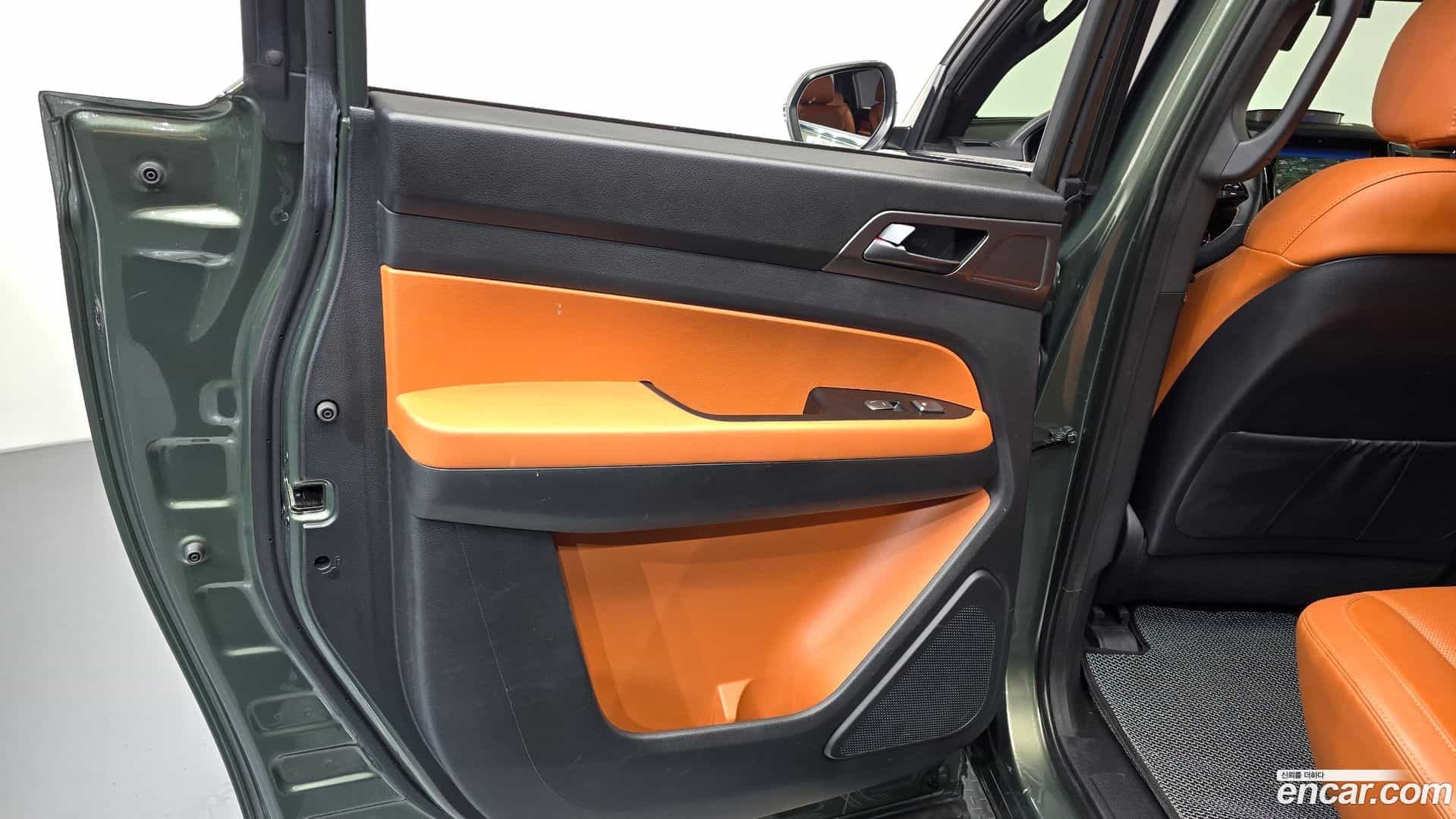 Rexton KG Mobility 2022.2-INNER-035