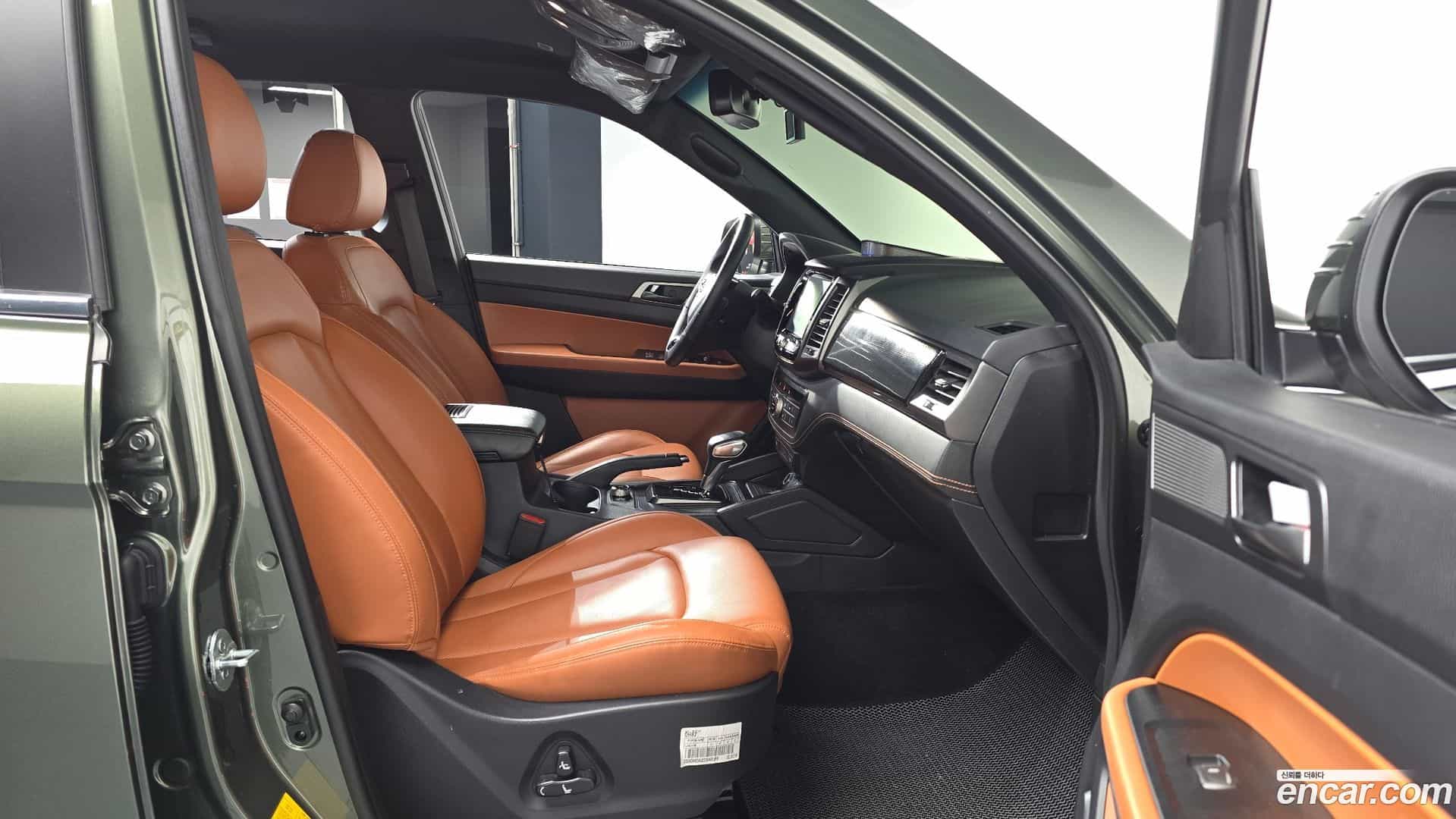 Rexton KG Mobility 2022.2-INNER-036