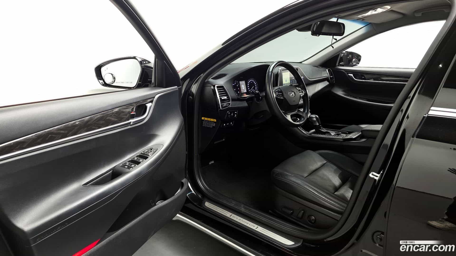 Grandeur Hyundai 2018.7-INNER-010
