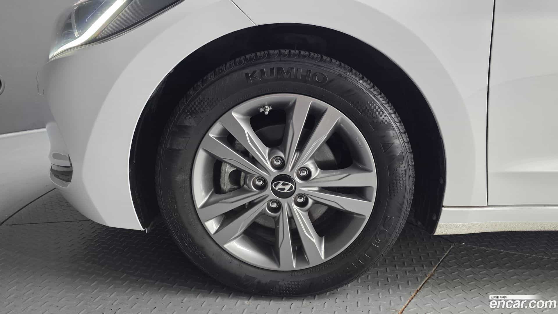 AVANTE Hyundai 2017.7-OUTER-005
