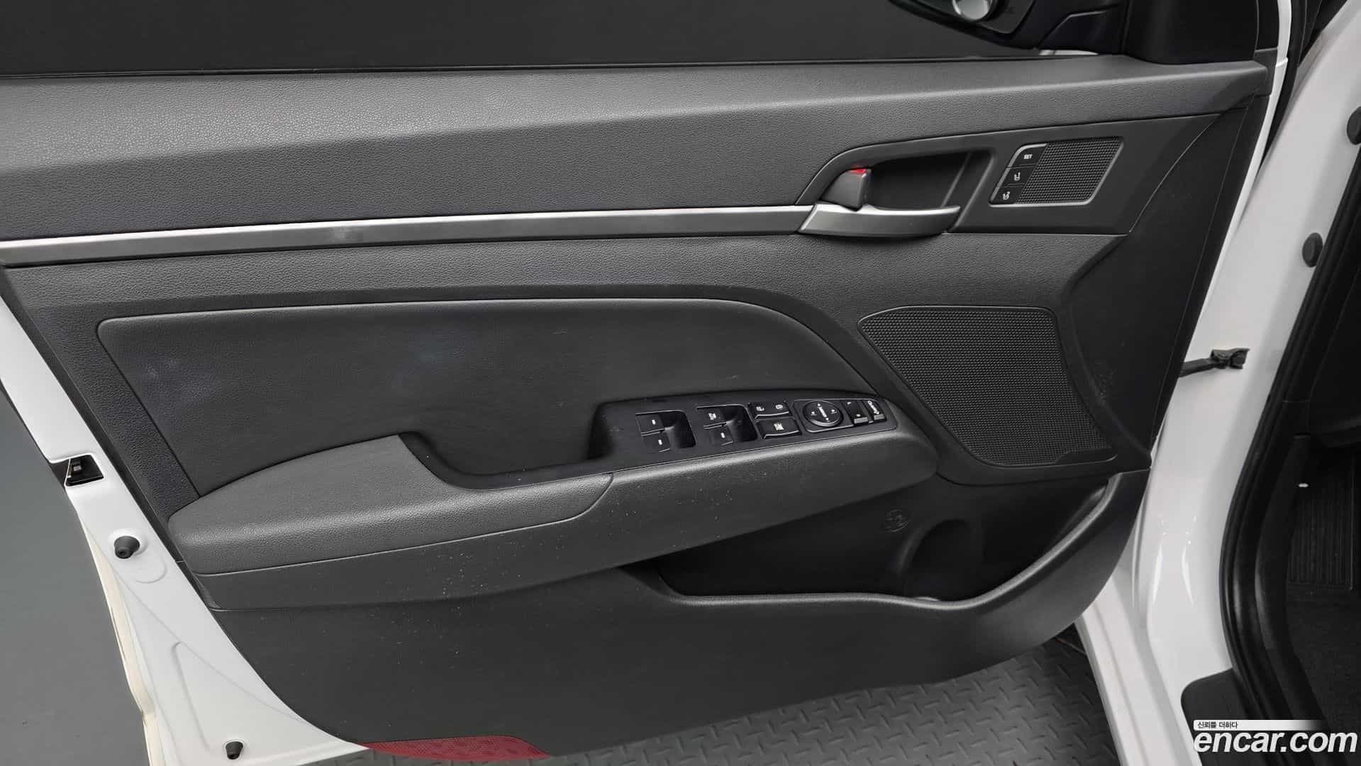 AVANTE Hyundai 2017.7-INNER-034