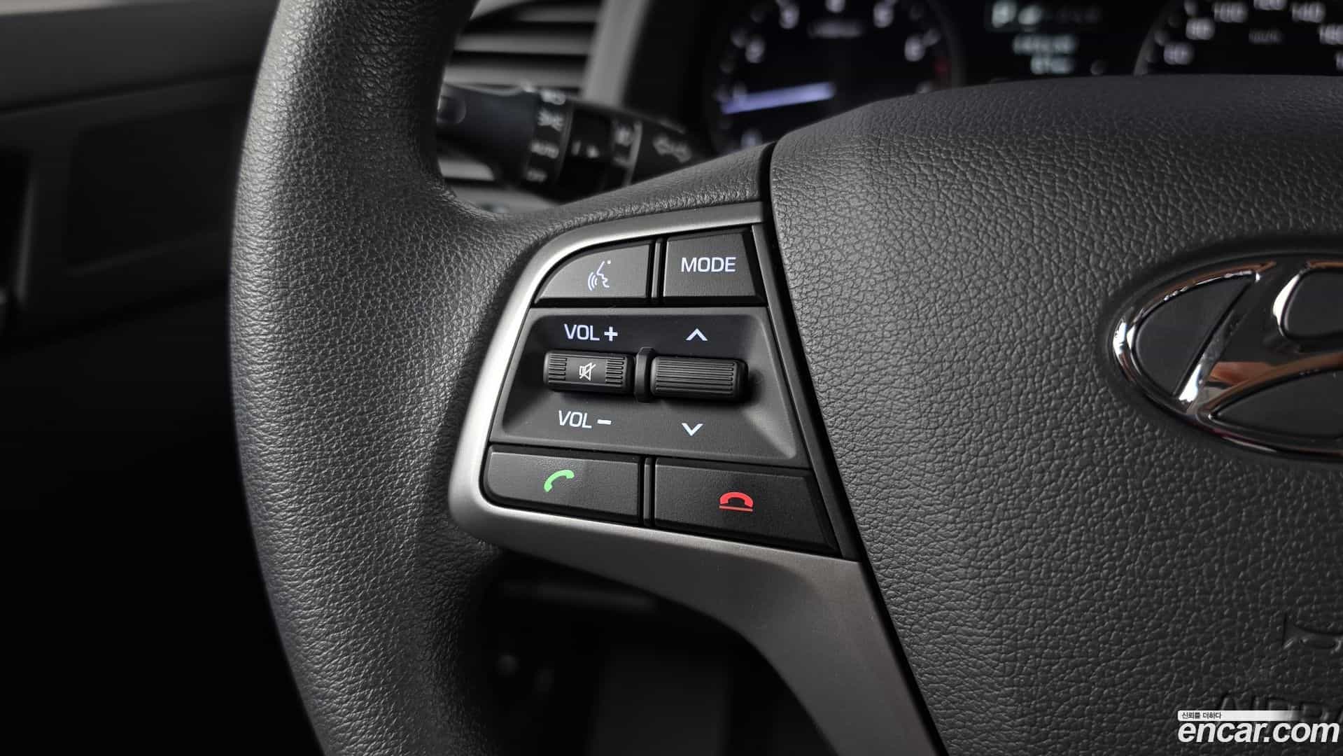 AVANTE Hyundai 2017.7-OPTION-020