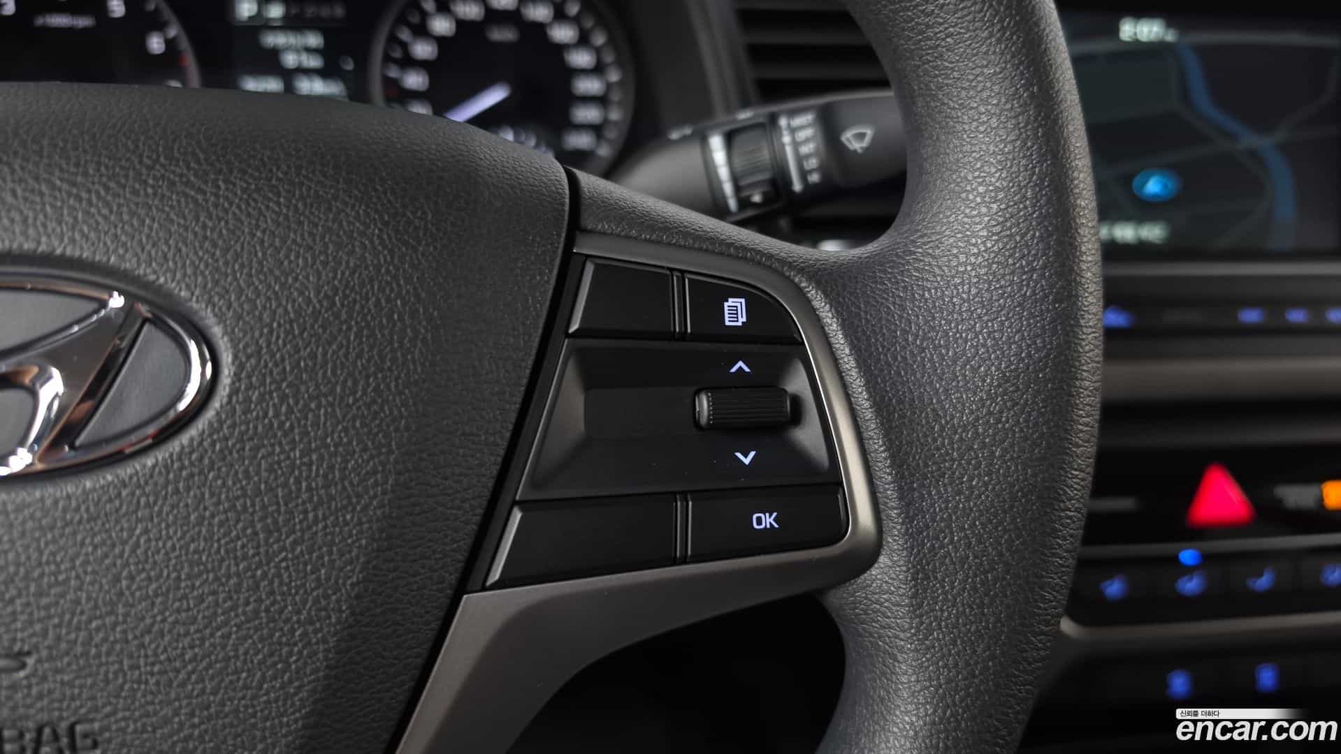 AVANTE Hyundai 2017.7-OPTION-021