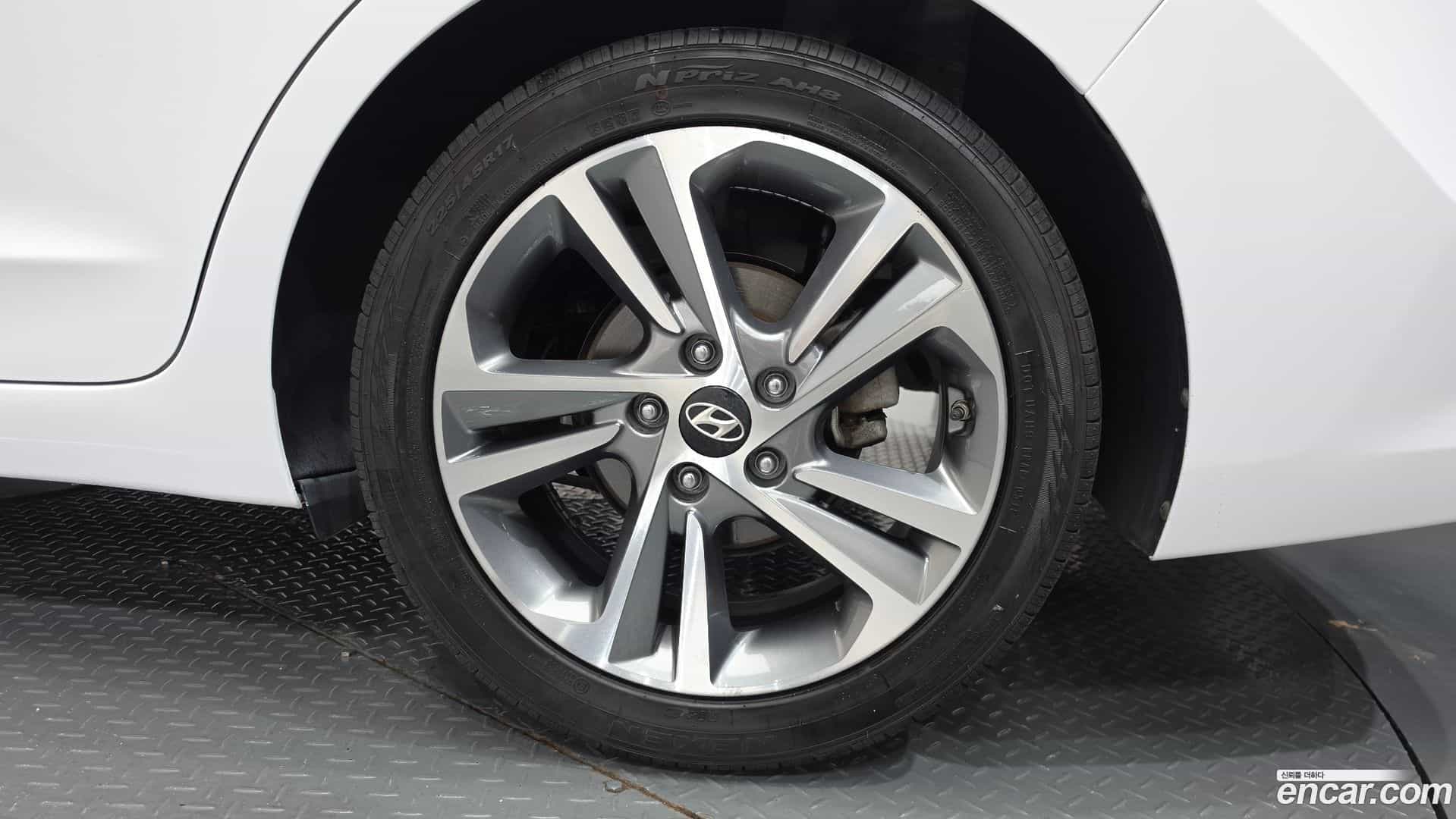 AVANTE Hyundai 2017.7-OUTER-031