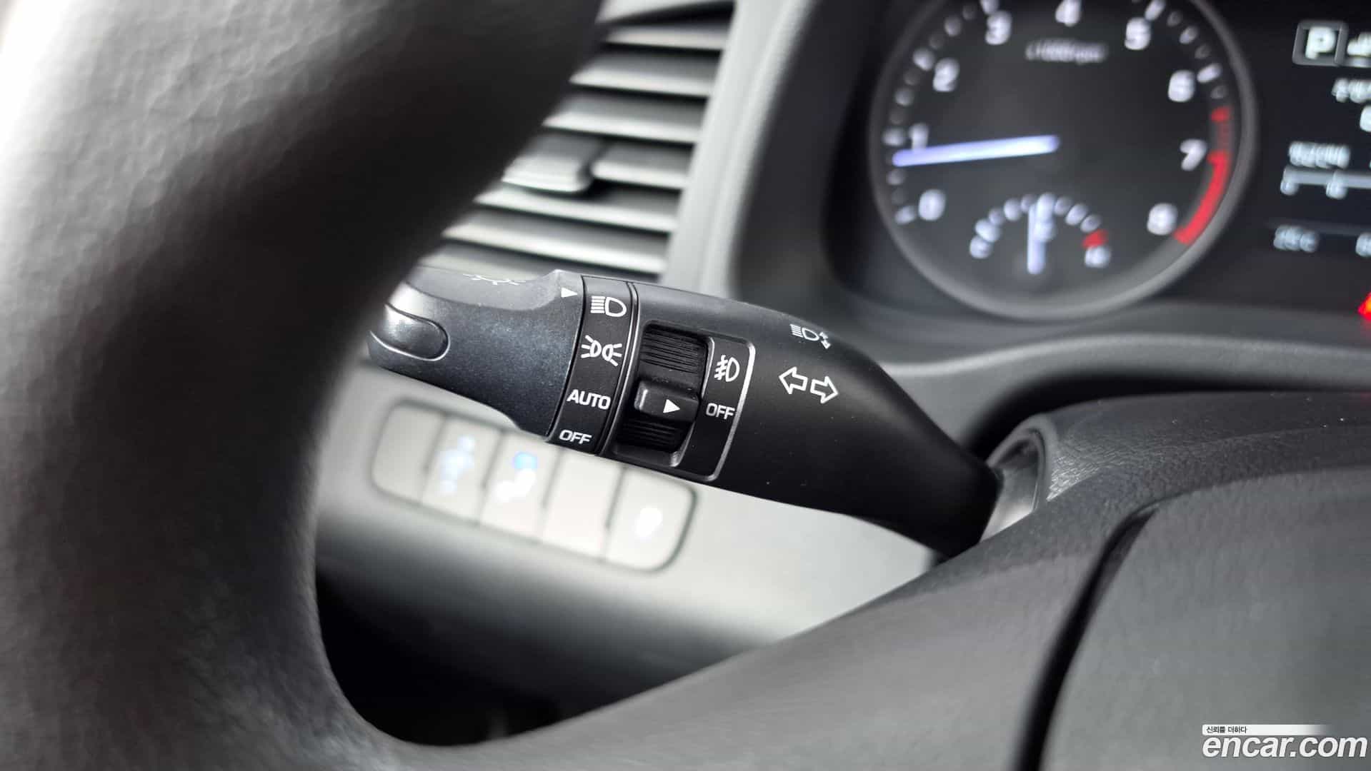 AVANTE Hyundai 2017.7-OPTION-045