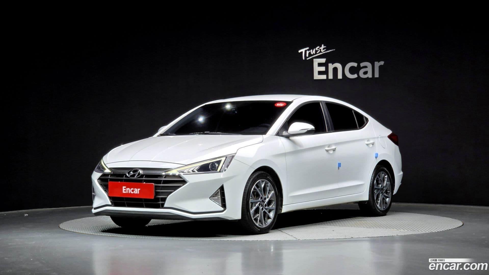 Main__Slider__Photo:AVANTE Hyundai 2018.9-0