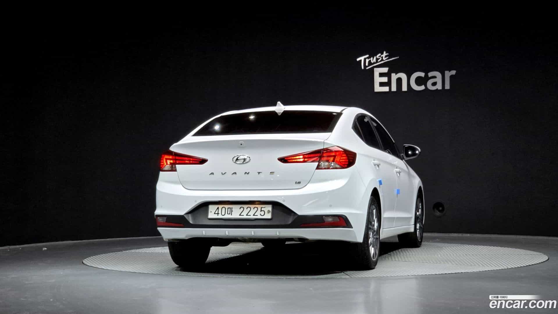 AVANTE Hyundai 2018.9-OUTER-004