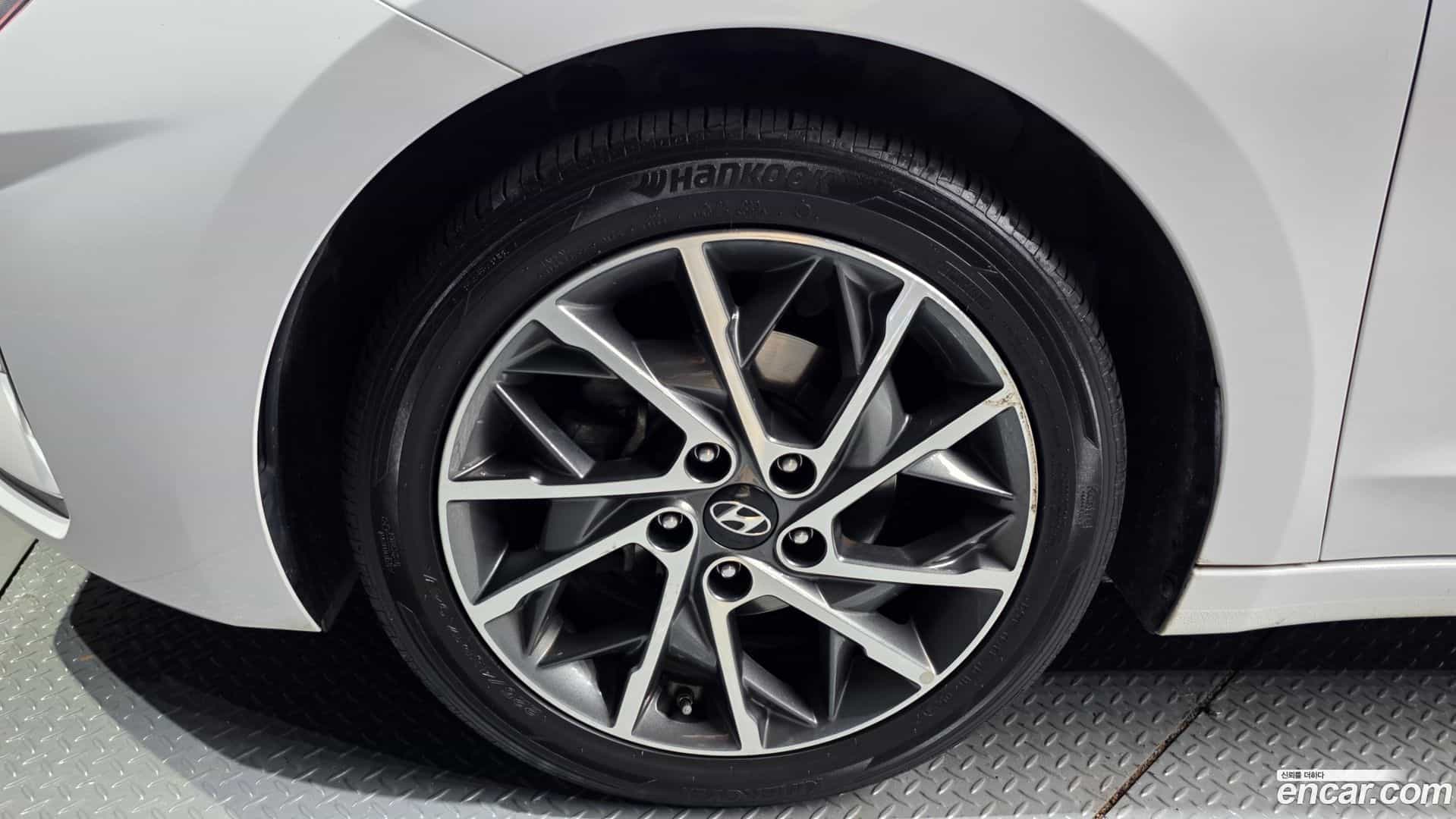 AVANTE Hyundai 2018.9-OUTER-005