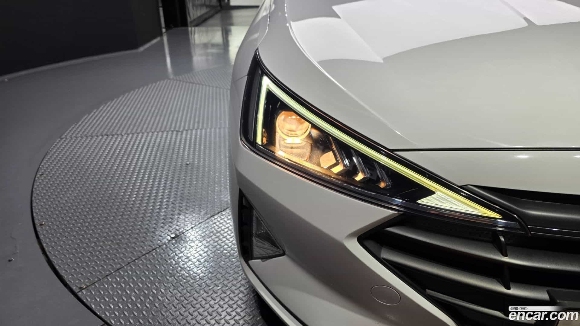 AVANTE Hyundai 2018.9-OUTER-032