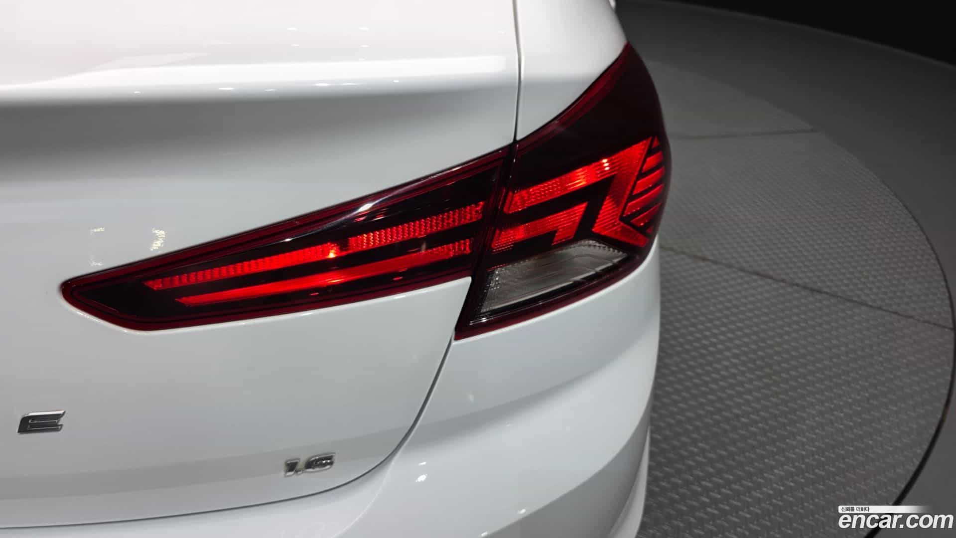 AVANTE Hyundai 2018.9-OUTER-033