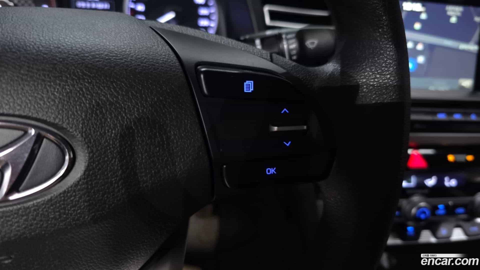 AVANTE Hyundai 2018.9-OPTION-043
