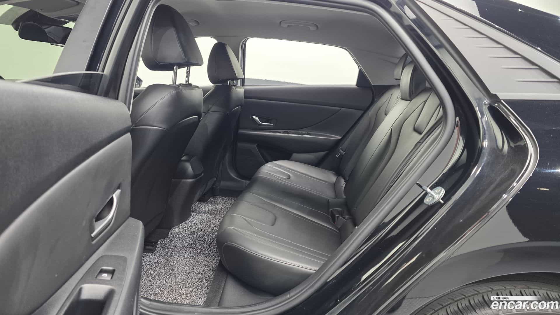 AVANTE Hyundai 2021.5-OPTION-016